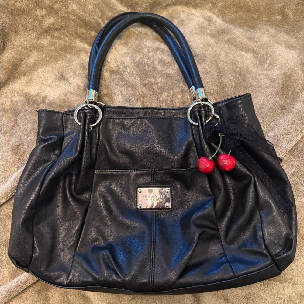 Black Nine West hand / shoulder Bag
